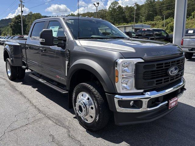 new 2025 Ford F-450 car, priced at $77,650