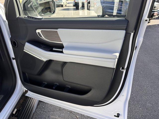 new 2025 Ford Expedition car, priced at $89,873