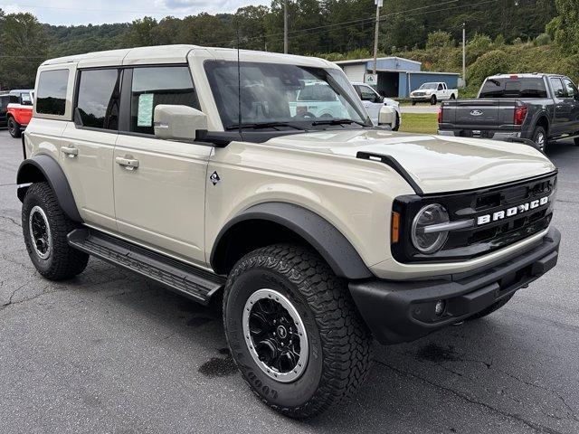 new 2025 Ford Bronco car, priced at $65,515
