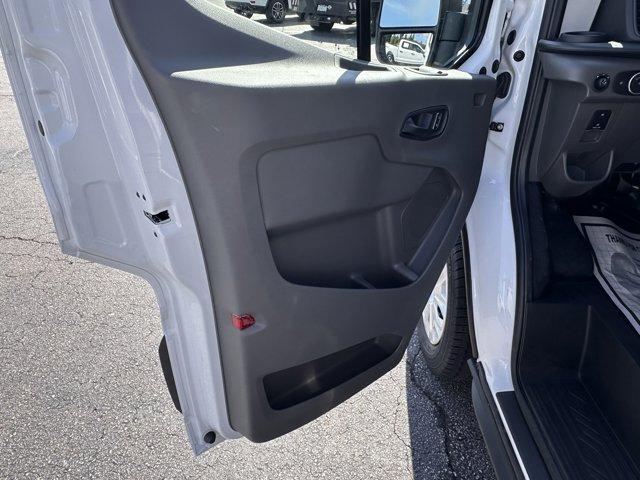 new 2025 Ford Transit-250 car