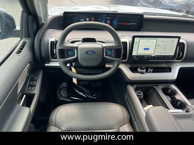 new 2025 Ford Expedition car, priced at $69,885
