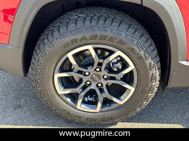 used 2025 Chevrolet Equinox car, priced at $31,399