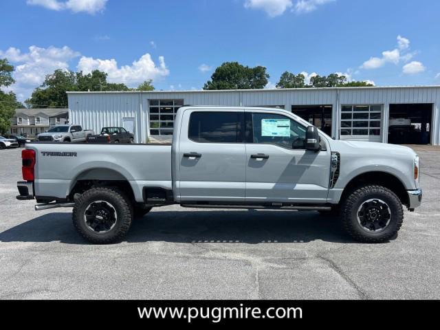 new 2025 Ford F-250 car, priced at $60,560