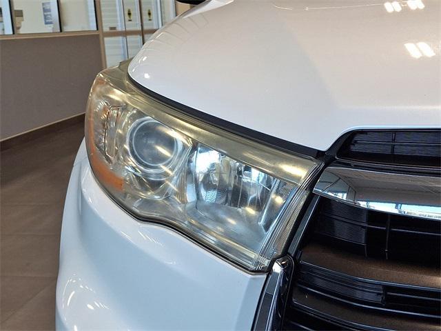 used 2014 Toyota Highlander car, priced at $19,000