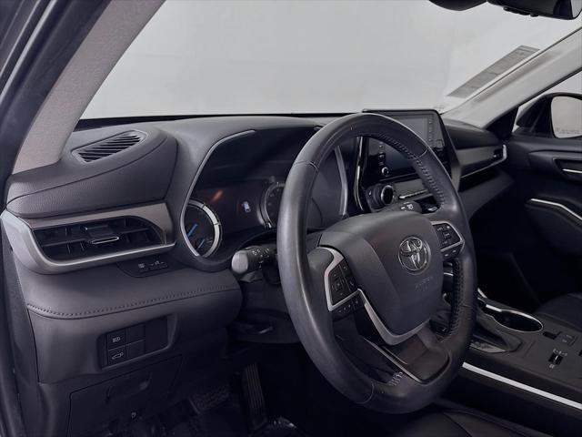 used 2022 Toyota Highlander Hybrid car, priced at $44,500