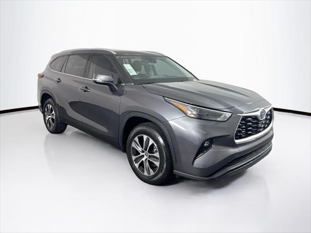 used 2022 Toyota Highlander Hybrid car, priced at $44,500