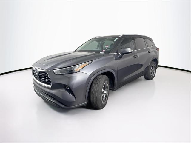 used 2022 Toyota Highlander Hybrid car, priced at $45,000
