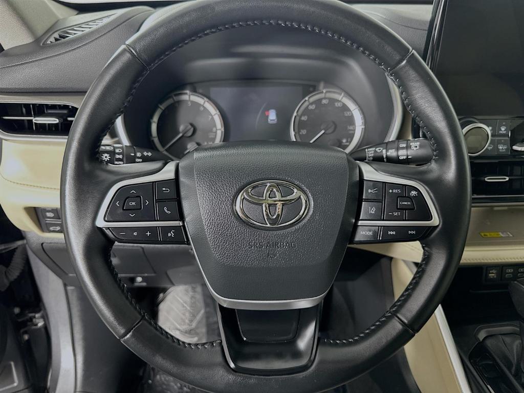 used 2023 Toyota Highlander car, priced at $39,000