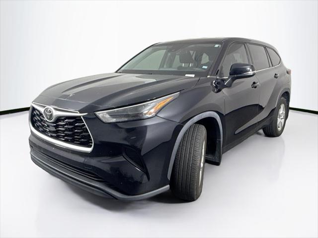 used 2022 Toyota Highlander car, priced at $34,500