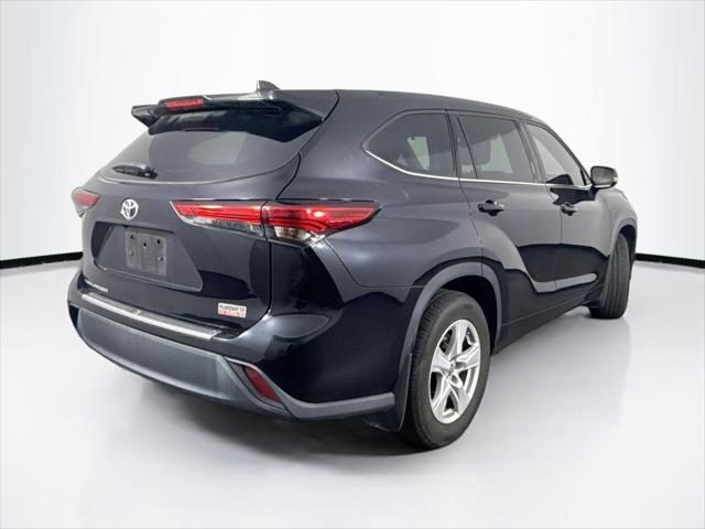 used 2022 Toyota Highlander car, priced at $34,500