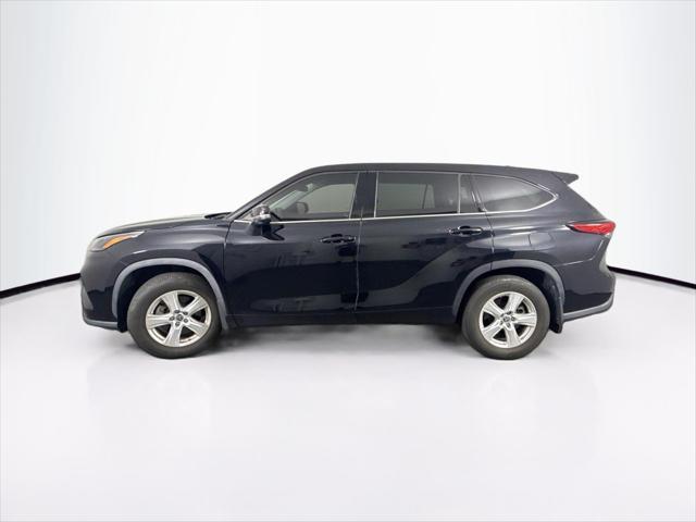 used 2022 Toyota Highlander car, priced at $34,500