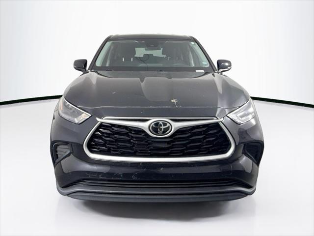 used 2022 Toyota Highlander car, priced at $34,500
