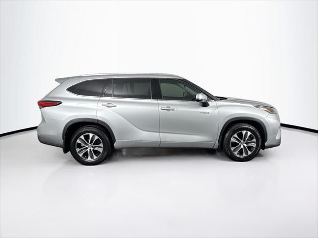 used 2021 Toyota Highlander Hybrid car, priced at $41,500