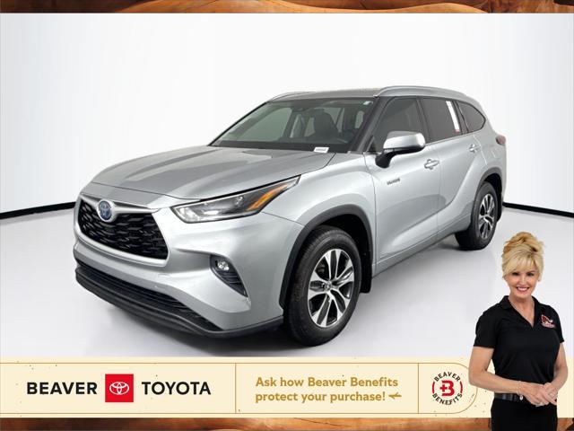 used 2021 Toyota Highlander Hybrid car, priced at $41,500
