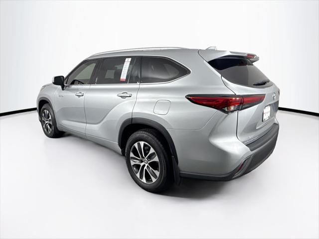 used 2021 Toyota Highlander Hybrid car, priced at $41,500