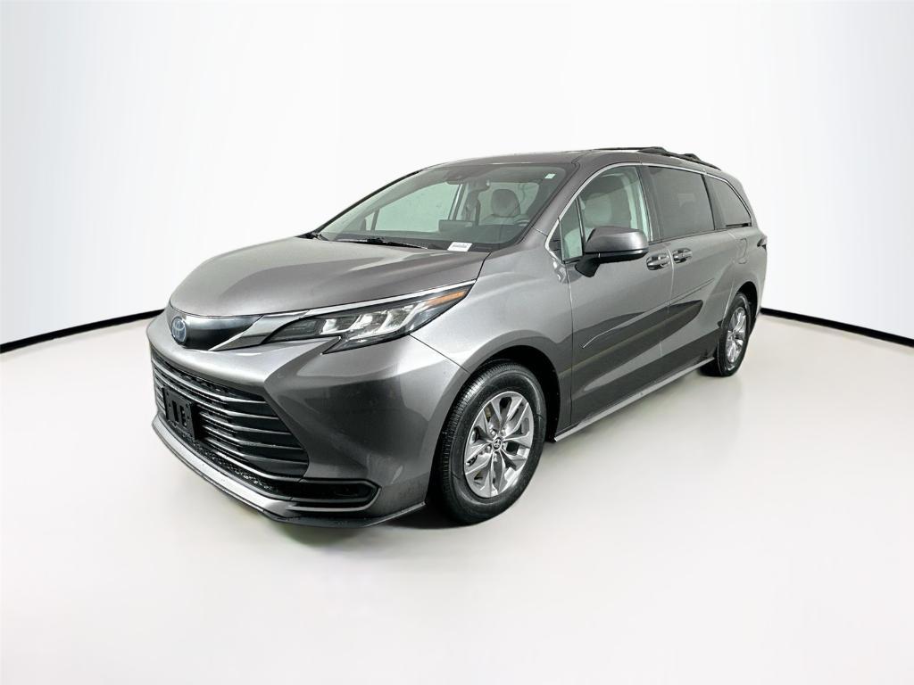 used 2022 Toyota Sienna car, priced at $43,500