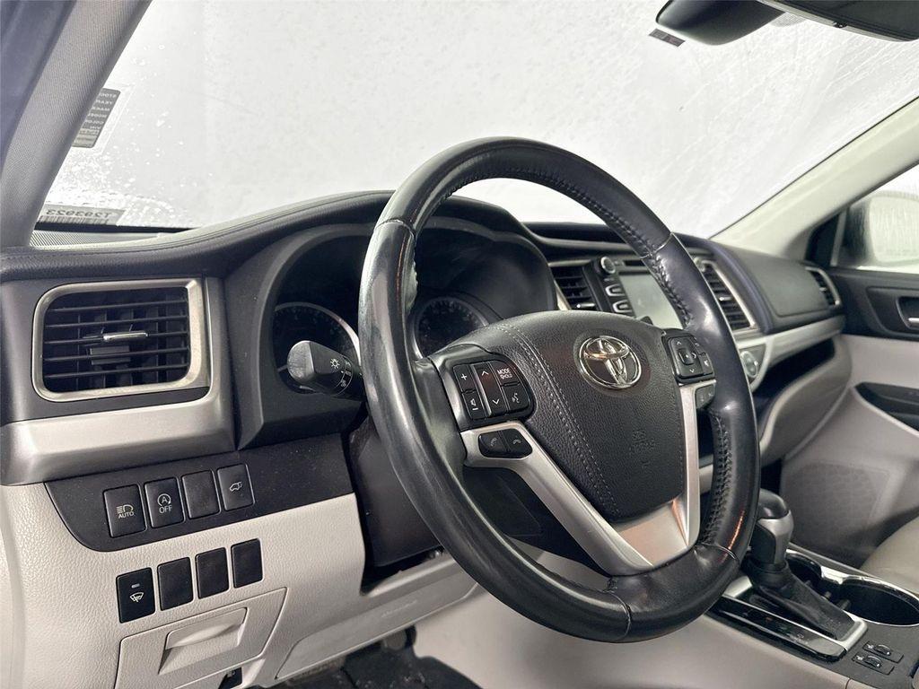 used 2019 Toyota Highlander car, priced at $24,800
