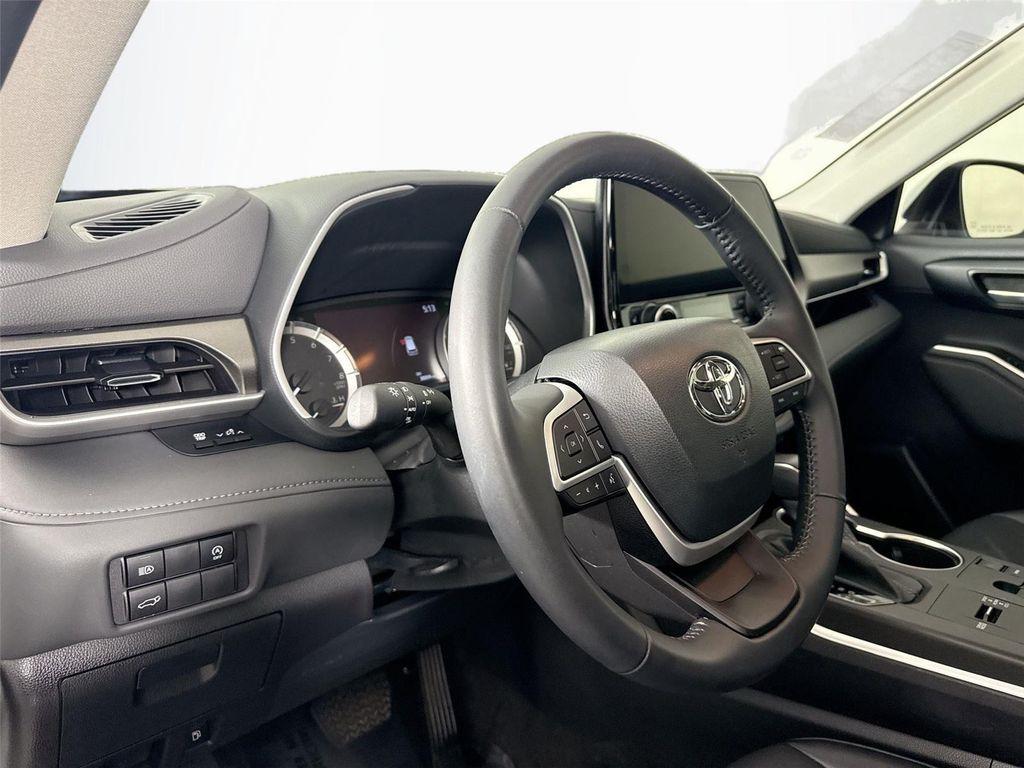 used 2023 Toyota Highlander car, priced at $42,500