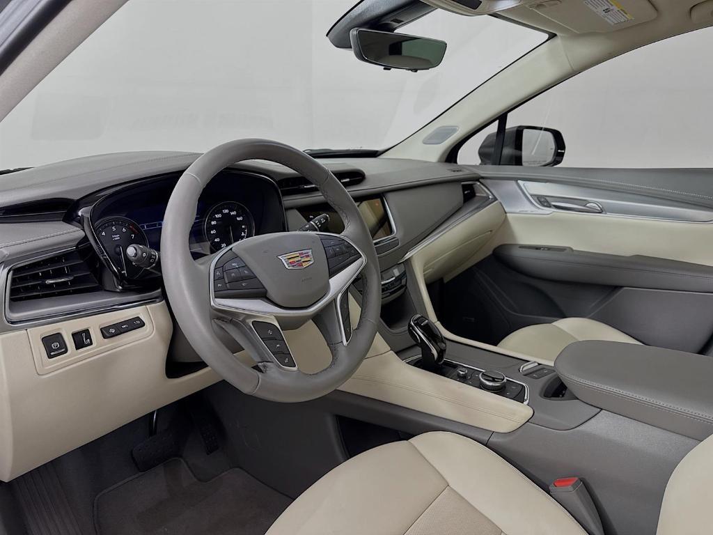 used 2024 Cadillac XT5 car, priced at $46,000