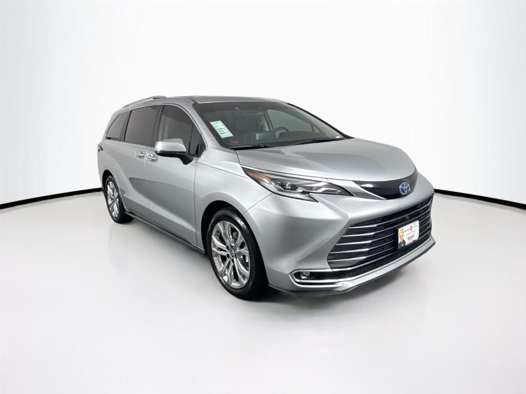 used 2022 Toyota Sienna car, priced at $53,500