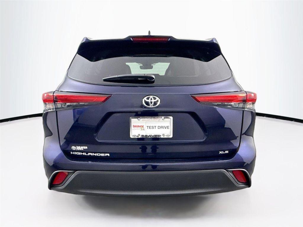 used 2023 Toyota Highlander car, priced at $40,500