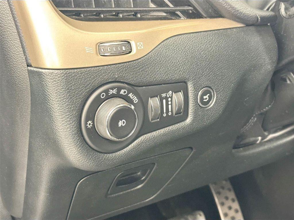 used 2018 Jeep Cherokee car, priced at $15,500