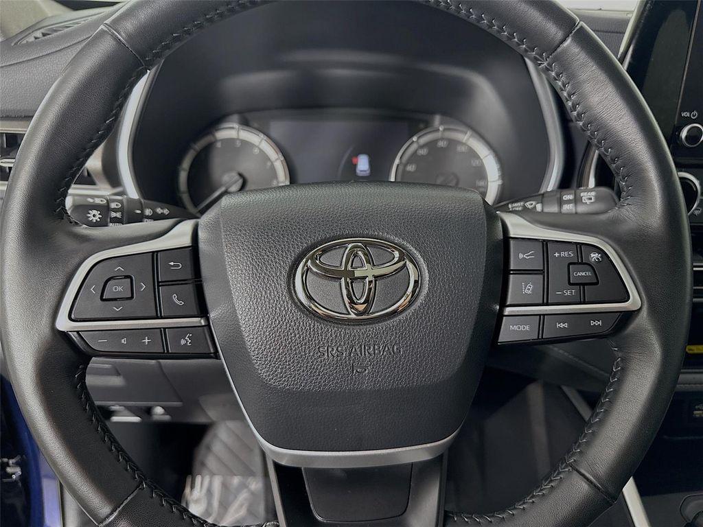 used 2023 Toyota Highlander car, priced at $40,000