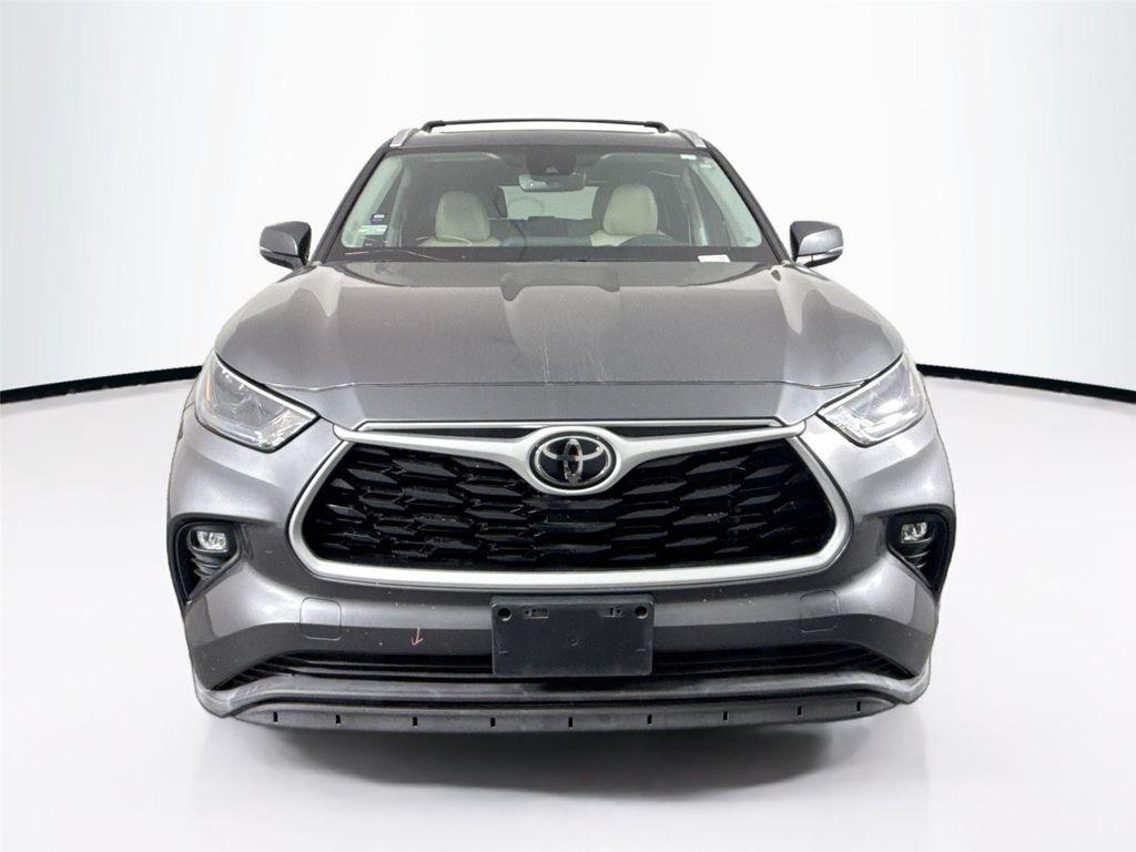 used 2022 Toyota Highlander car, priced at $35,500