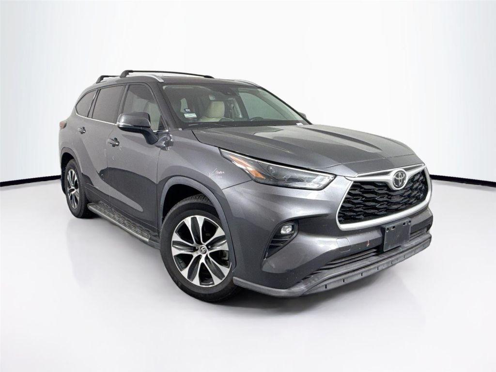 used 2022 Toyota Highlander car, priced at $35,500