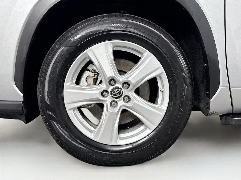 used 2024 Toyota Highlander car, priced at $38,315