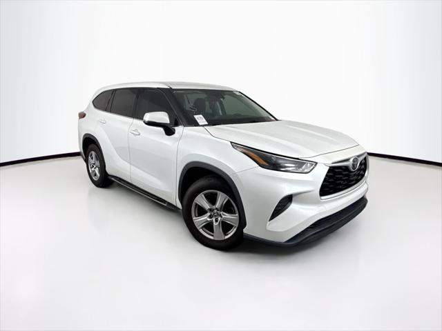 used 2022 Toyota Highlander car, priced at $32,000