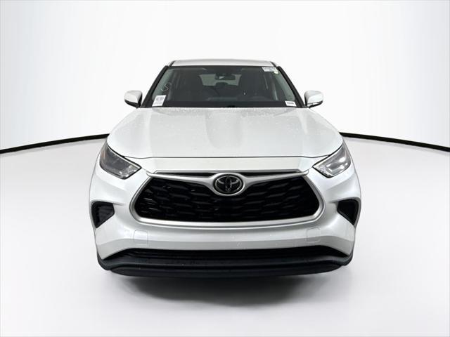 used 2022 Toyota Highlander car, priced at $32,000