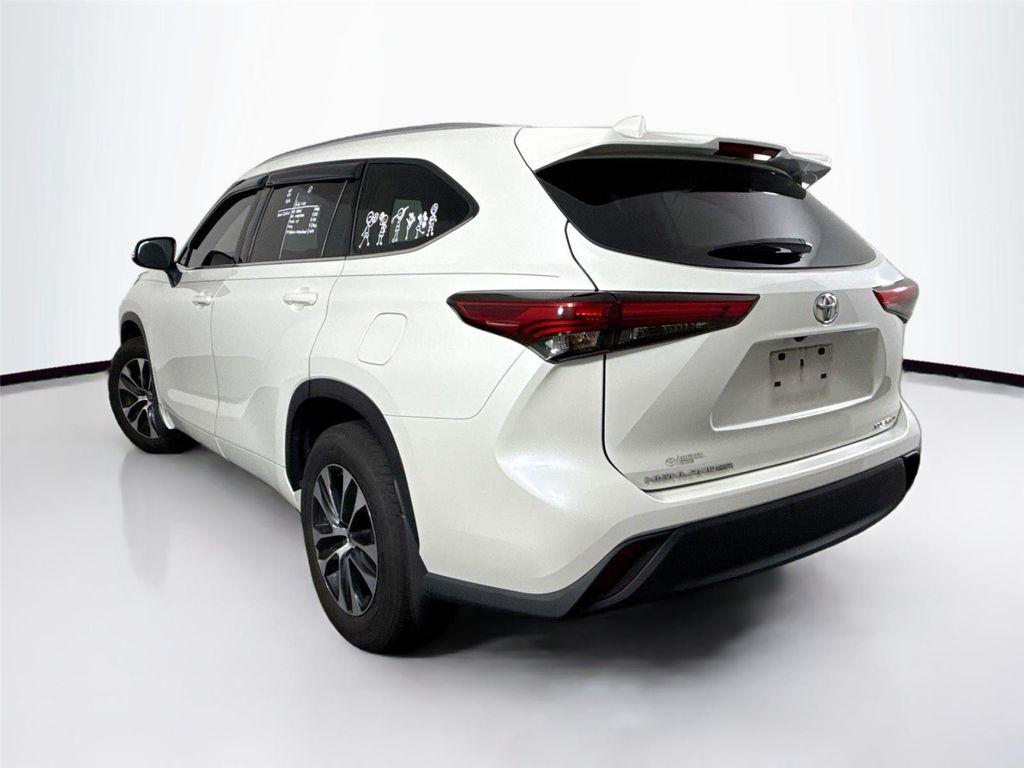 used 2020 Toyota Highlander car, priced at $27,700