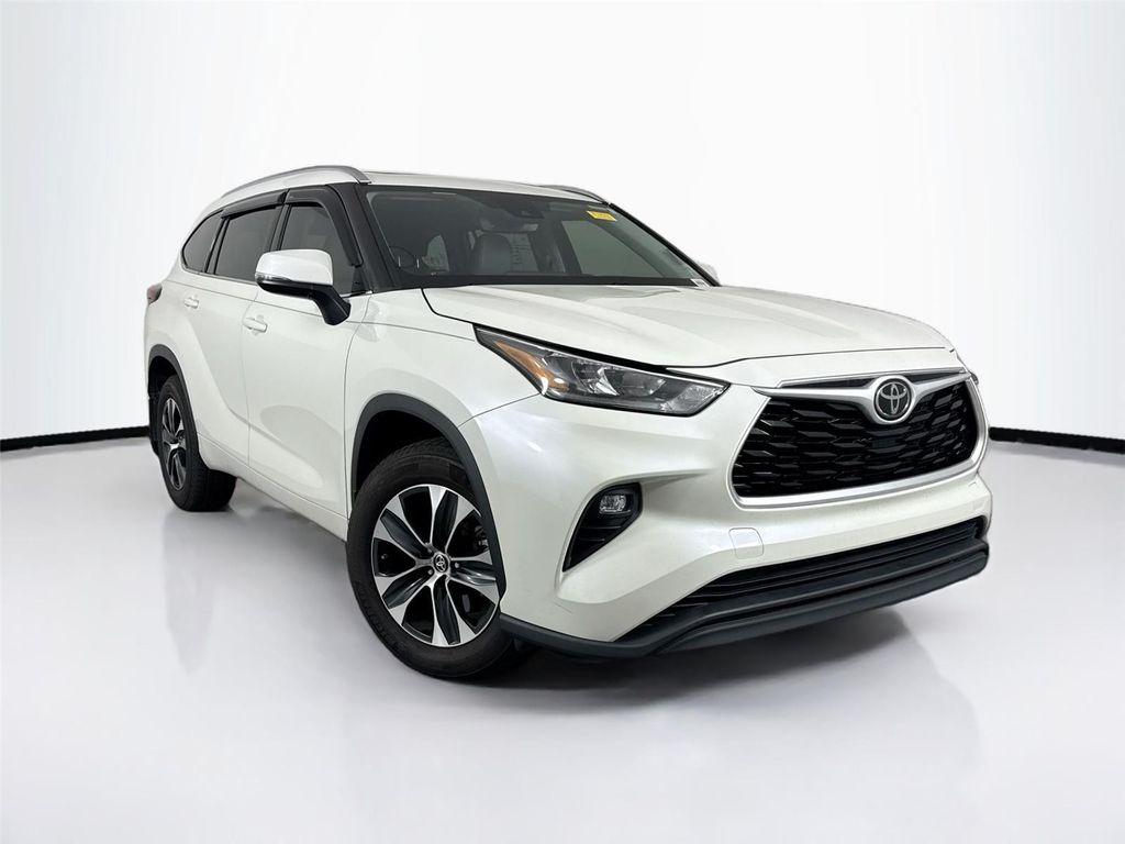 used 2020 Toyota Highlander car, priced at $27,700