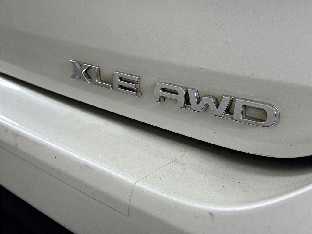 used 2020 Toyota Highlander car, priced at $27,700