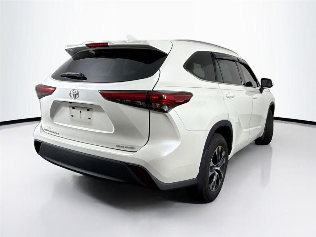 used 2020 Toyota Highlander car, priced at $27,700