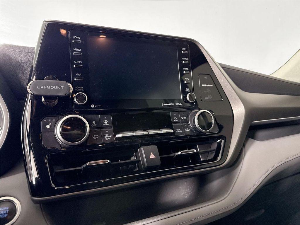 used 2020 Toyota Highlander car, priced at $27,700