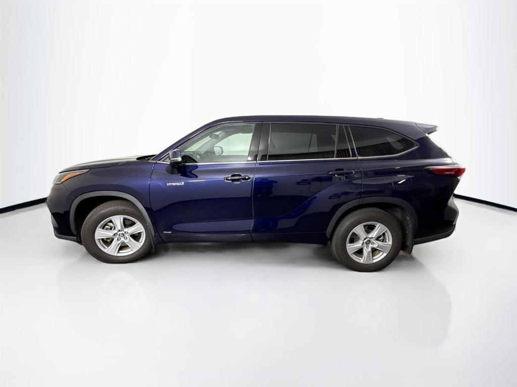 used 2021 Toyota Highlander Hybrid car, priced at $32,000