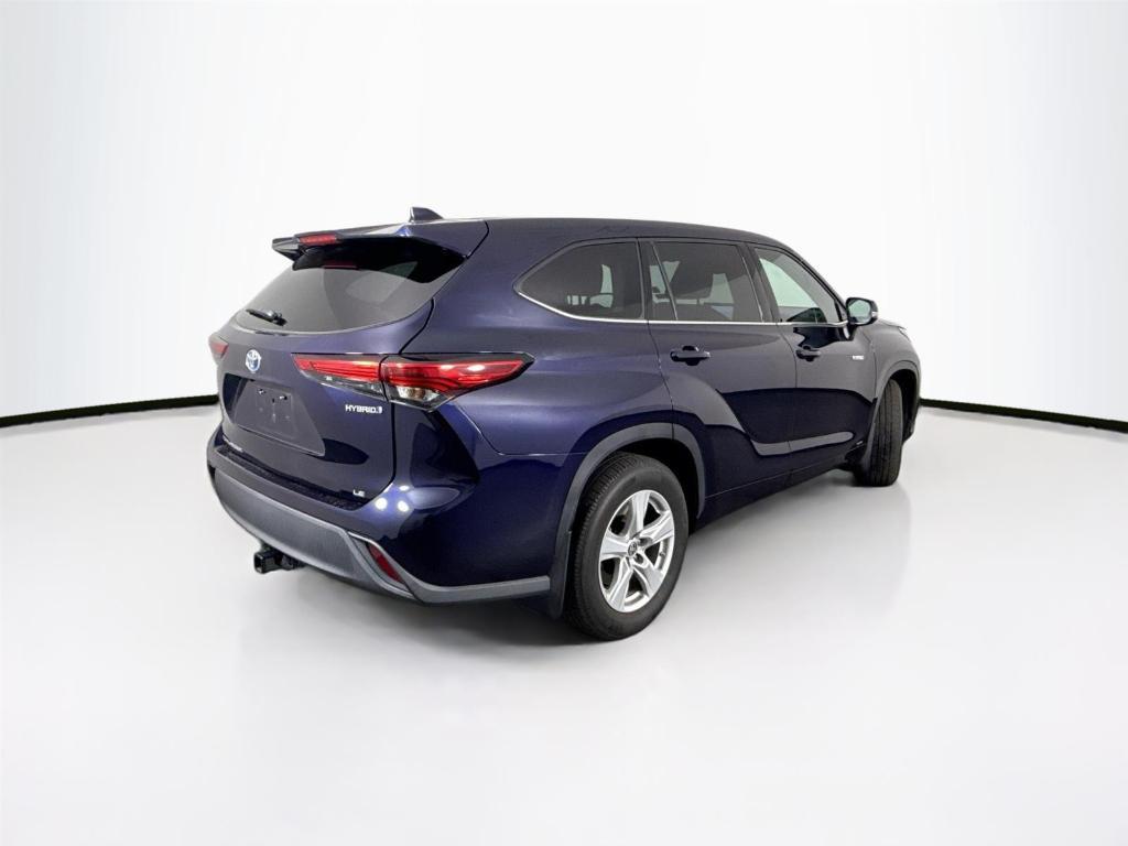 used 2021 Toyota Highlander Hybrid car, priced at $32,000