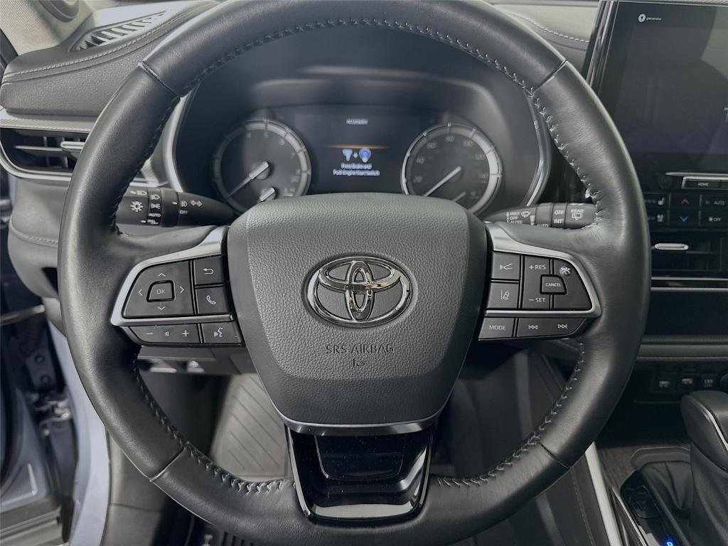 used 2020 Toyota Highlander car, priced at $38,000