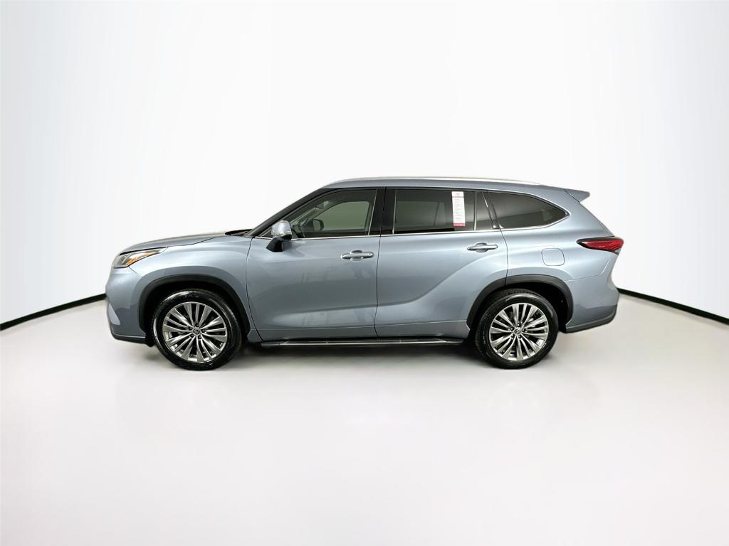 used 2020 Toyota Highlander car, priced at $38,000