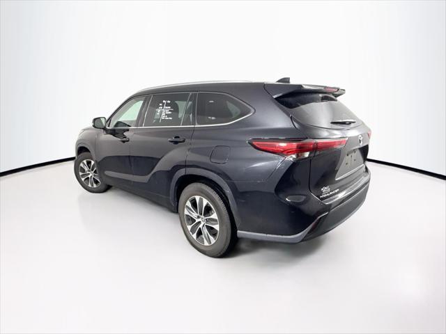 used 2021 Toyota Highlander car, priced at $30,000