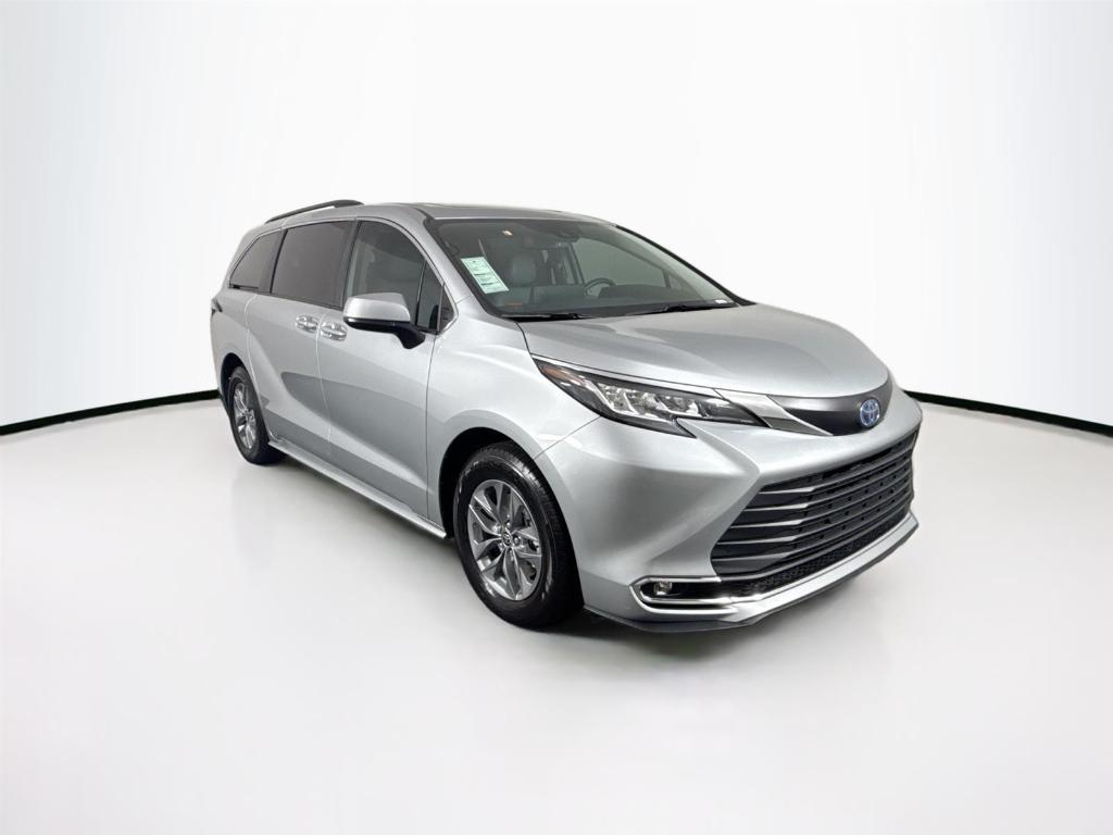 used 2022 Toyota Sienna car, priced at $43,500