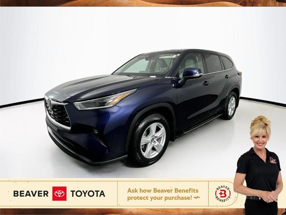 used 2021 Toyota Highlander car, priced at $32,000