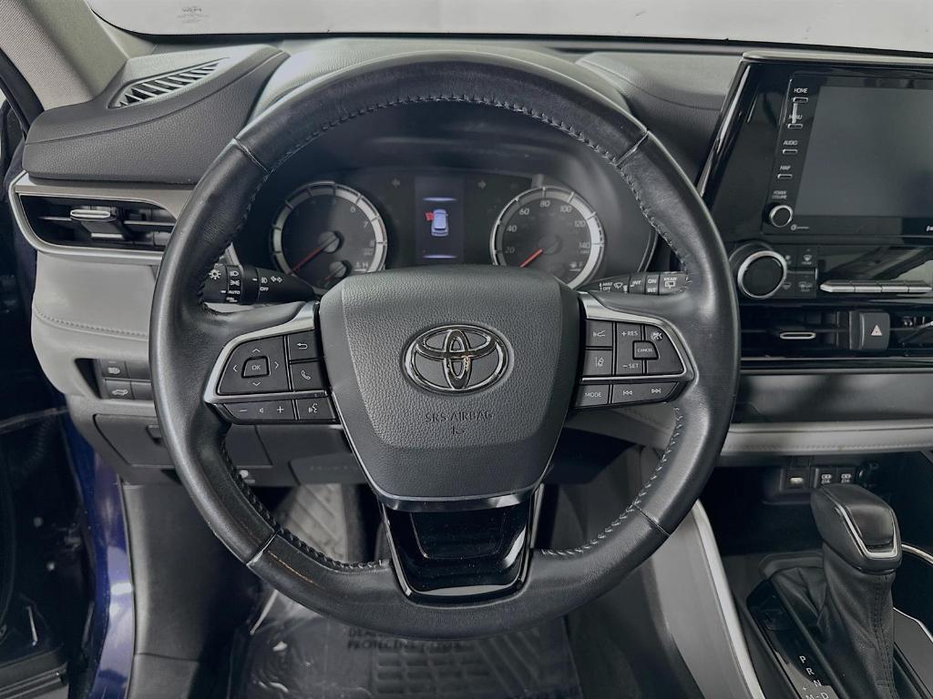 used 2021 Toyota Highlander car, priced at $32,000