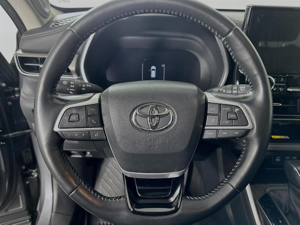 used 2023 Toyota Highlander Hybrid car, priced at $51,700