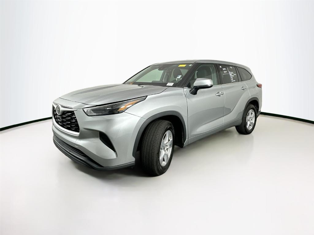 used 2022 Toyota Highlander car, priced at $32,500