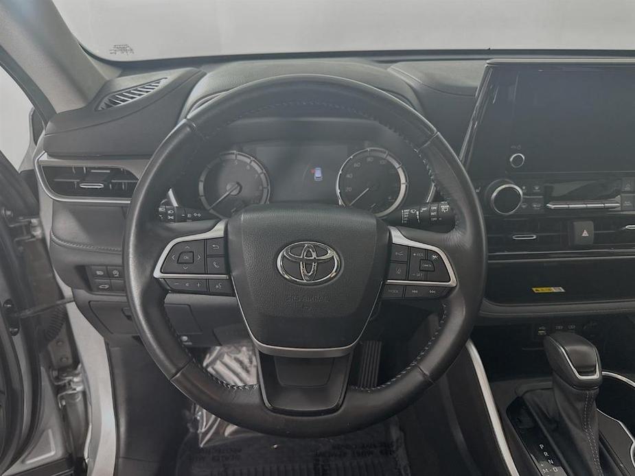 used 2023 Toyota Highlander car, priced at $38,000