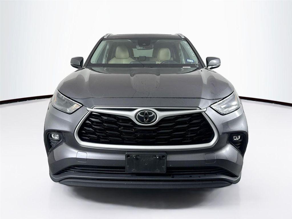 used 2023 Toyota Highlander car, priced at $39,500