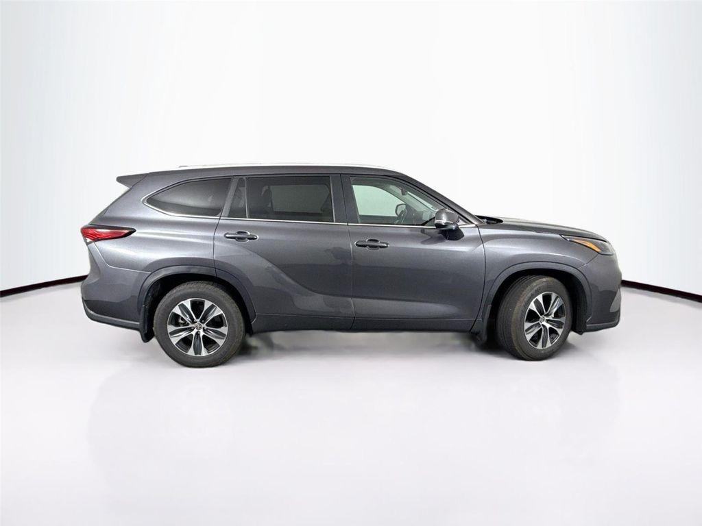 used 2023 Toyota Highlander car, priced at $39,500